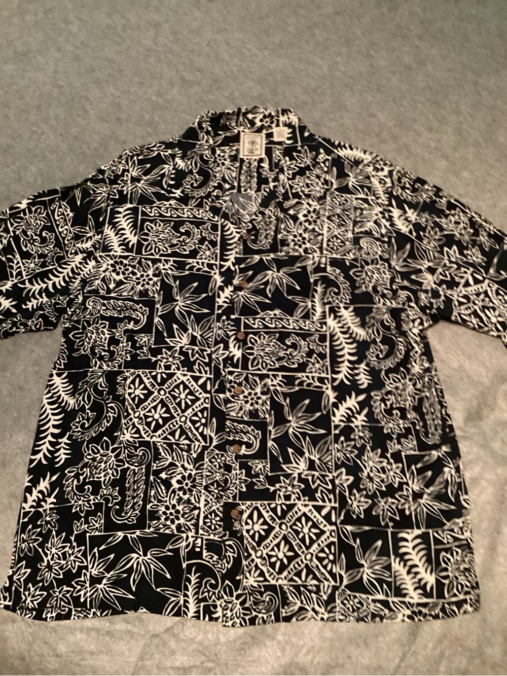 B12. Roundtree & Yorke Black and White Patchwork Short sleeve Shirt